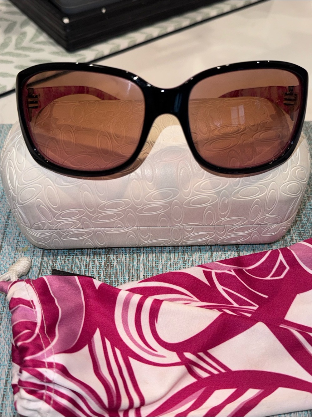 Oakley Breast Cancer Awareness Limited Edition - 2009